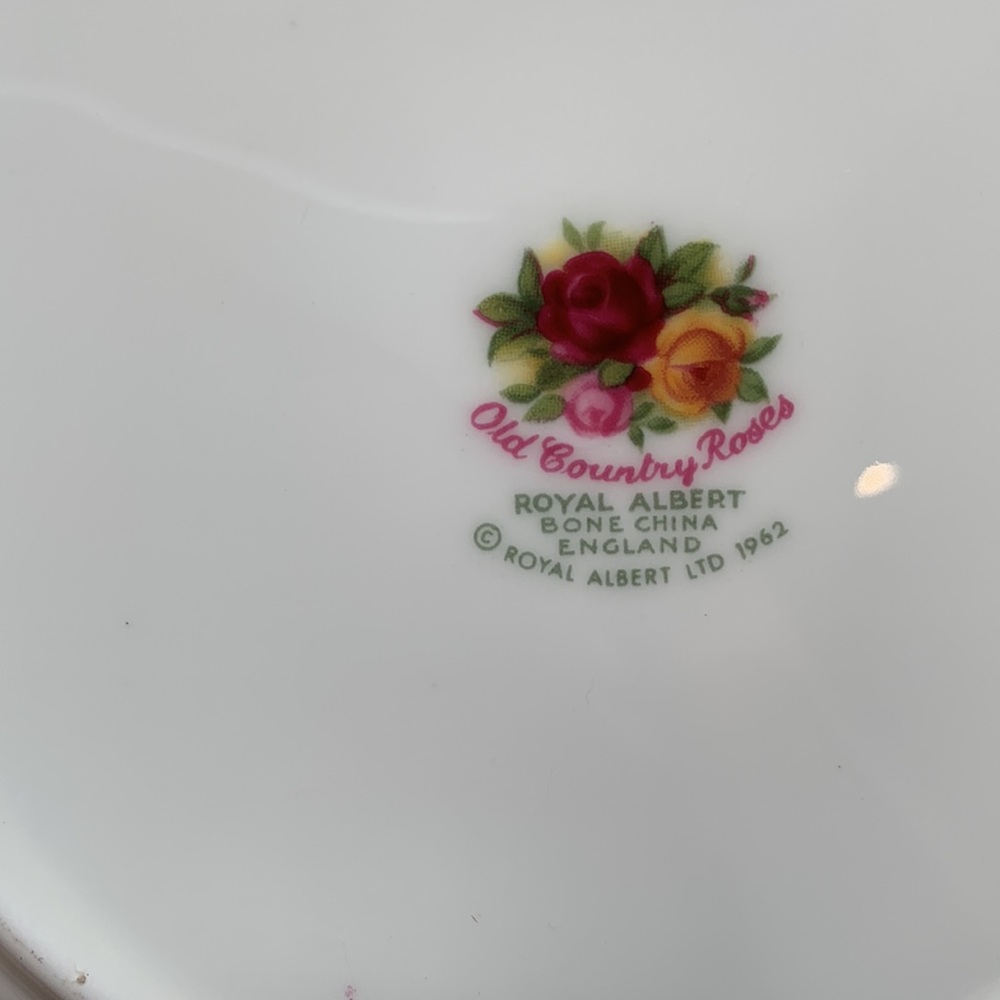 No longer Available**Old Country Roses Royal Albert LTD 1962 Bone China - Picture 4 of 5